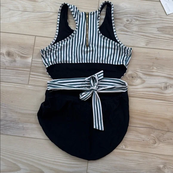 Albion One-Piece Swimsuit - Picture 4 of 7